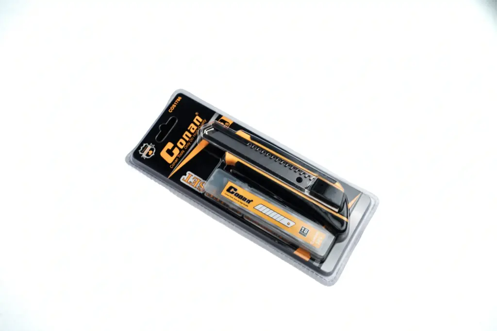 A9347 break-off knife set