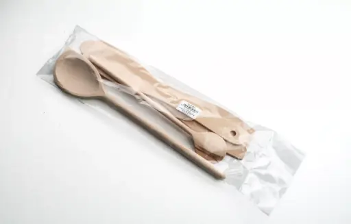 Set of 300 wooden spoons